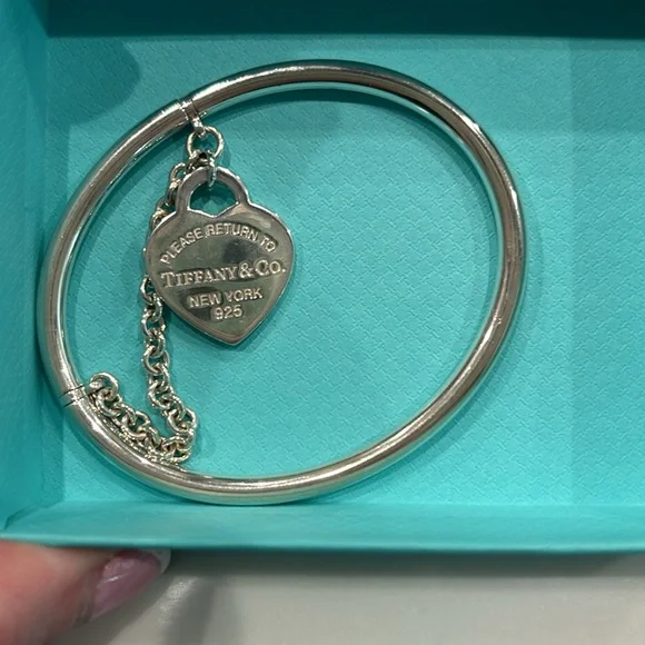 Tiffany & Co bangle! STUNNING! Like brand new - on my wrist twice!!!🦋🦋🦋🦋🦋⭐️ - Picture 3 of 5